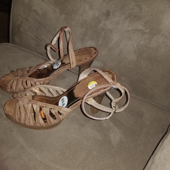 Heels - Picture 2 of 2